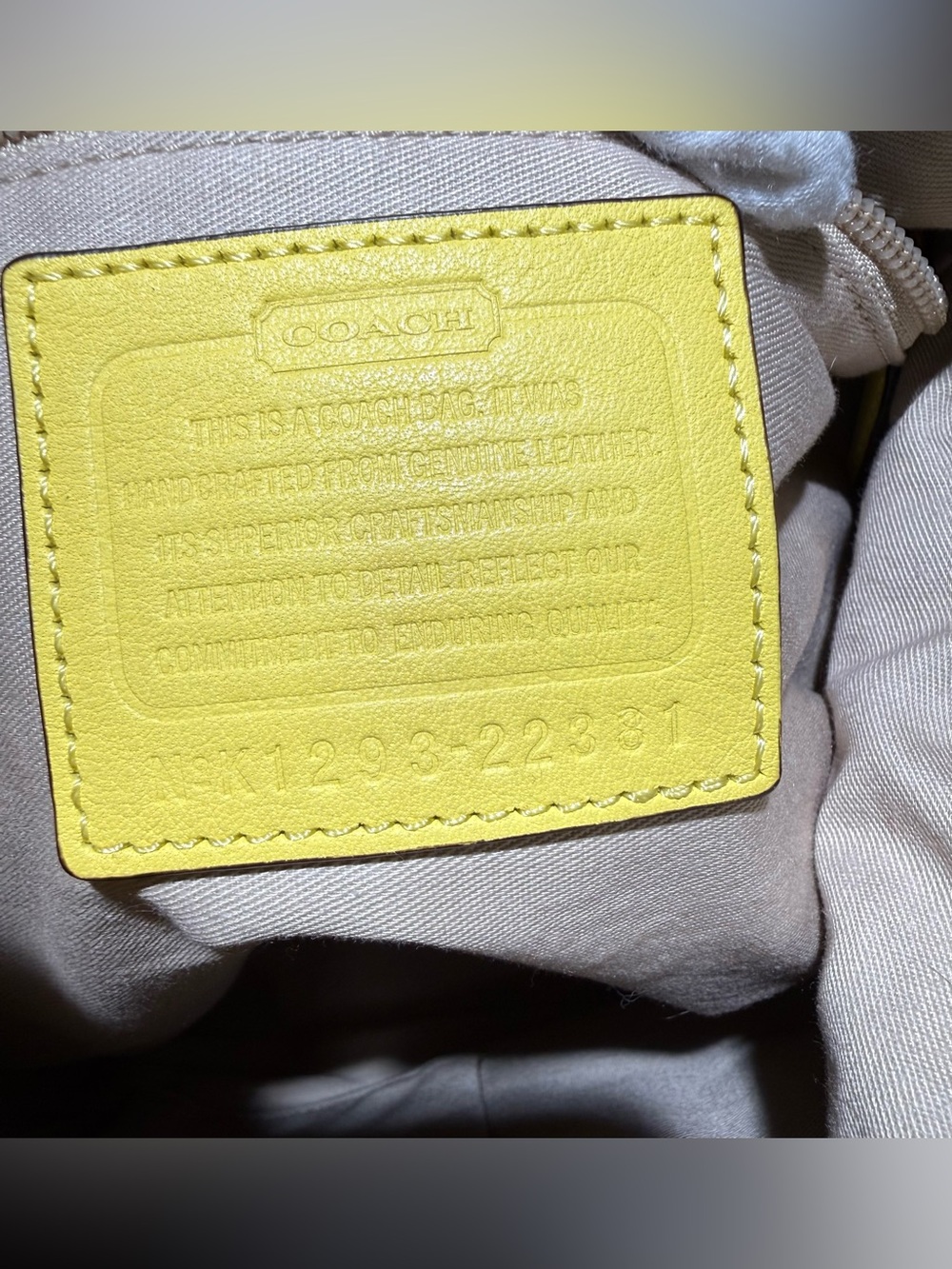 COACH Legacy Leather
Courtenay Hobo Shoulder bag, turnlock 22381 Yellow - Picture 6 of 15